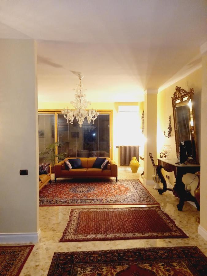 Confortevole บารี ภายนอก รูปภาพ