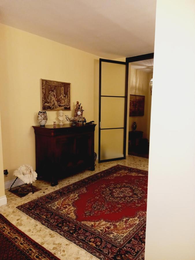Confortevole บารี ภายนอก รูปภาพ